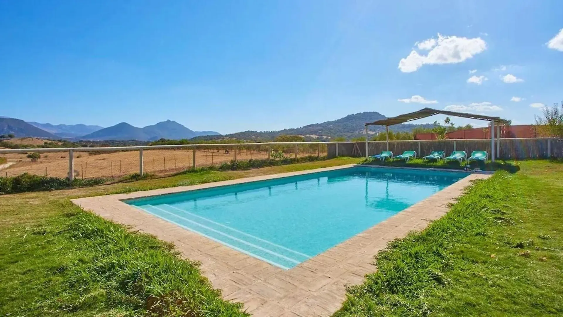 Luxurious Villa In Prado Del Rey With Pool