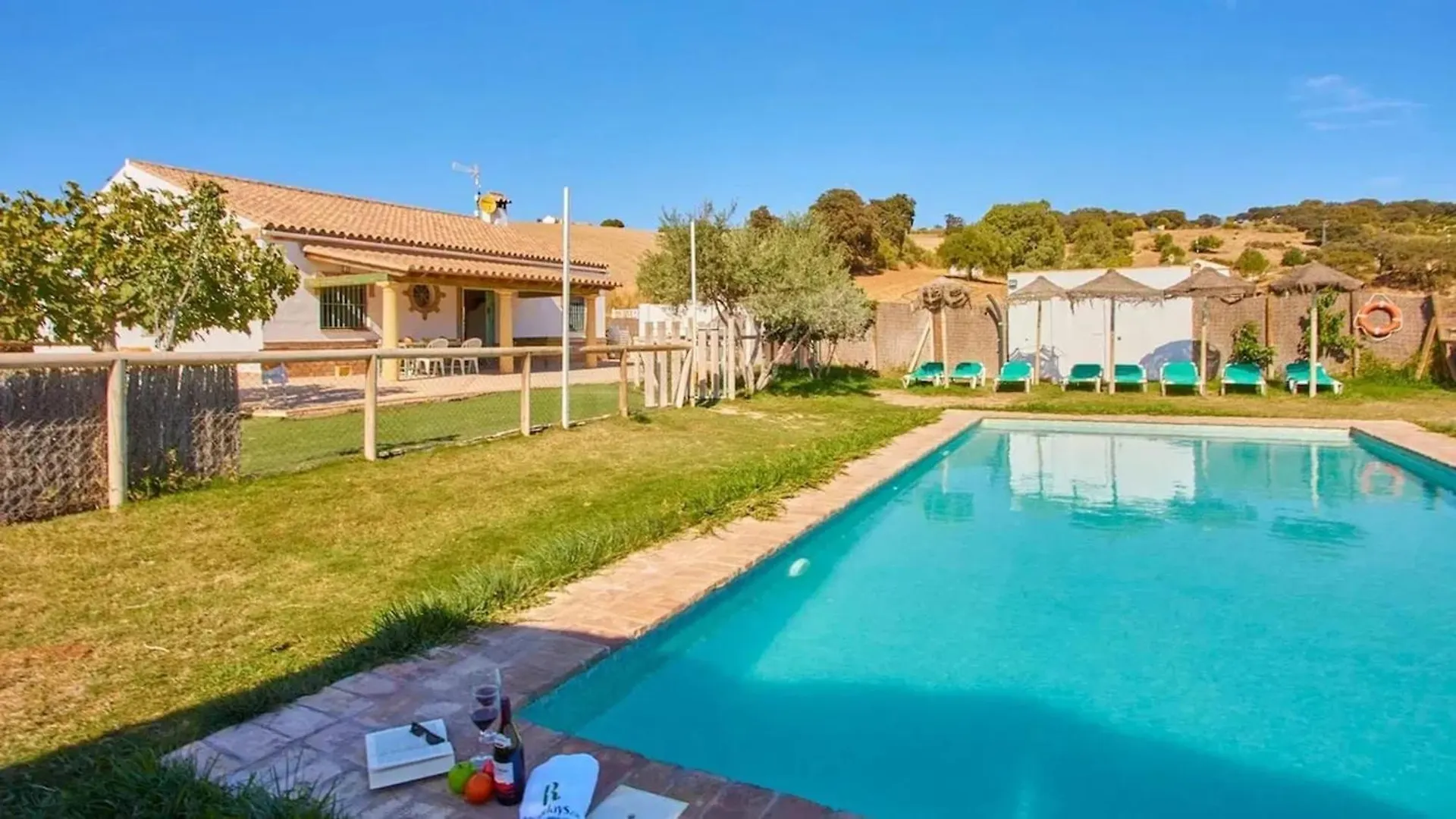 Luxurious Villa In Prado Del Rey With Pool