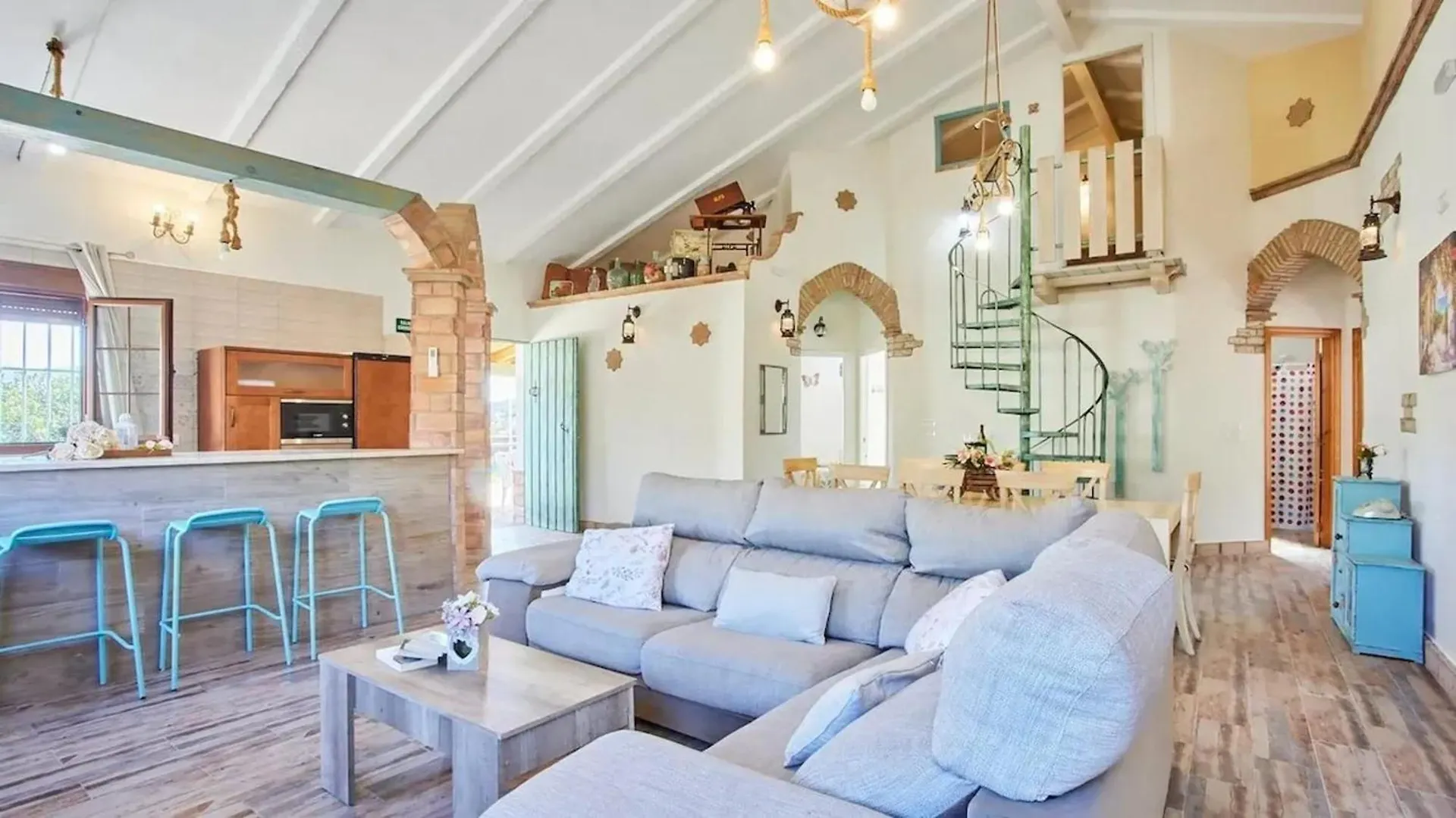 Luxurious Villa In Prado Del Rey With Pool 0*,