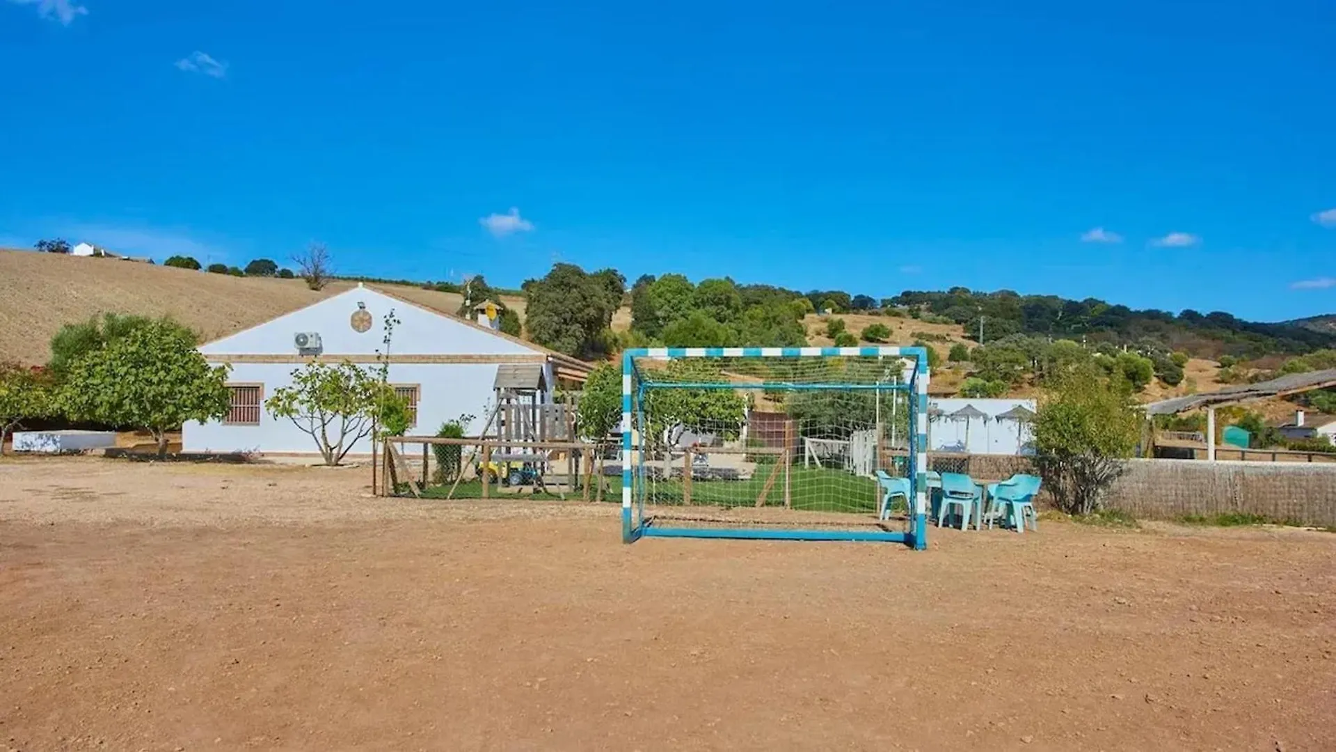 Luxurious Villa In Prado Del Rey With Pool
